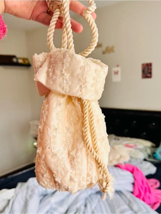 Cream Beaded Drawstring Mini Bag - Picture 6 of 9